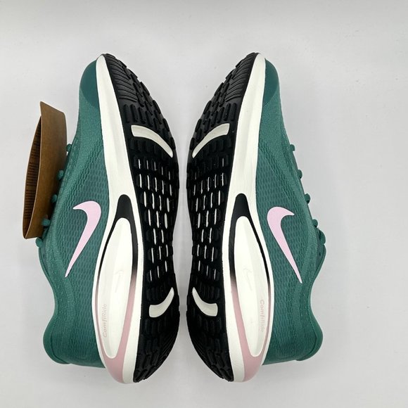 Women's Nike Journey Run Bicoastal Black Sail Pink  FJ7765-301 Sz 6 - Picture 8 of 13